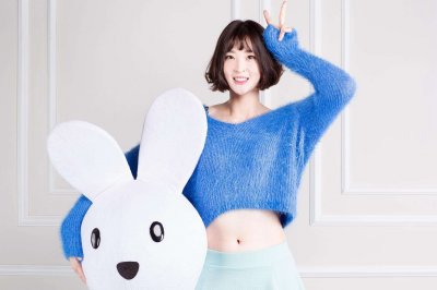 ​惠若琪晒一家4口照片，18岁妹妹颜值曝光，长相太像姐姐惠若琪