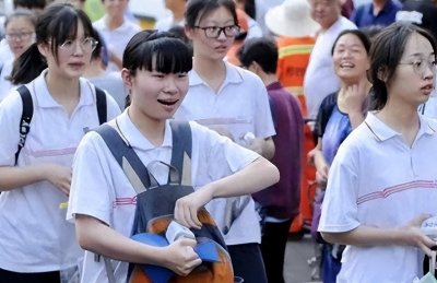 ​高考“放榜时间”敲定，多个地区已发布公告，高考生要多加关注