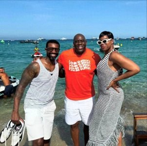 ​魔术师一家近照，65岁状态好，大儿子经商，二儿子是知名模特