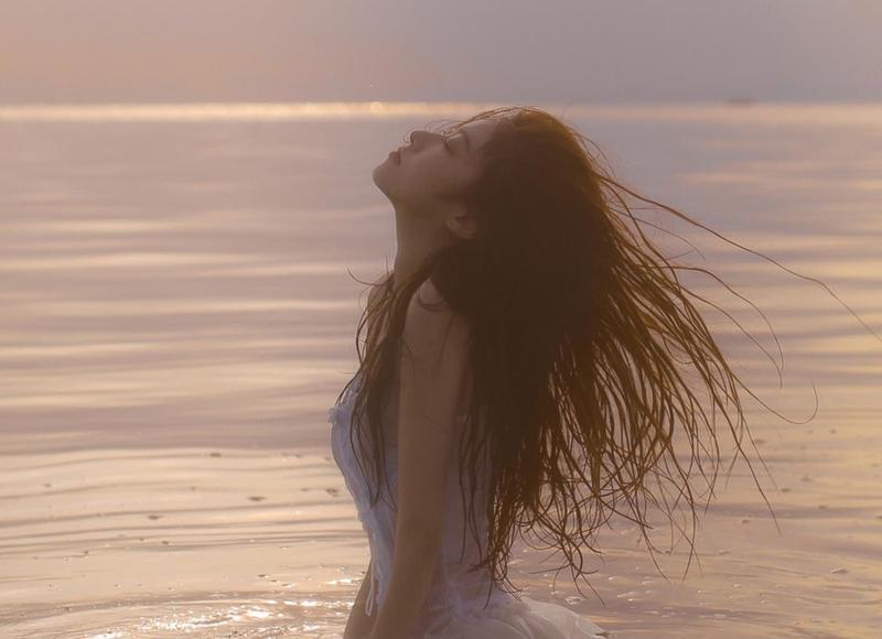 25年前他无能被我甩了，如今又找到我后悔不已