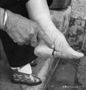 ​缠足是从哪个朝代开始的