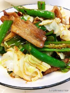 ​三步搞定包菜回锅肉