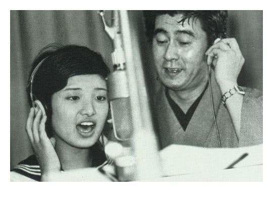 宇津井健个人资料写真作品