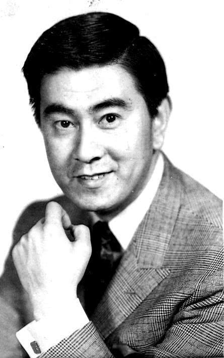 宇津井健个人资料写真作品