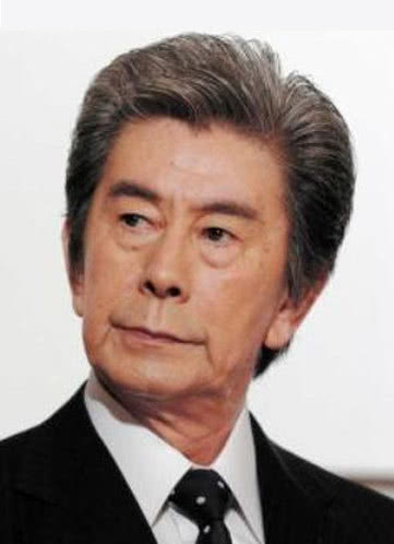 宇津井健个人资料写真作品