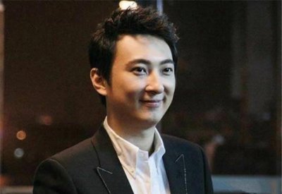 ​王思聪都不敢惹的人物，向华强也礼让三分，20亿遗产说放弃就放弃