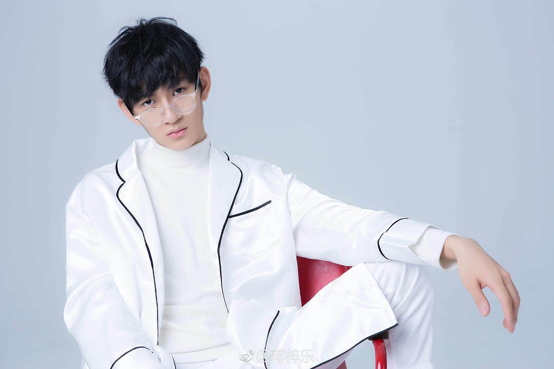 蒋梓乐个人资料写真作品