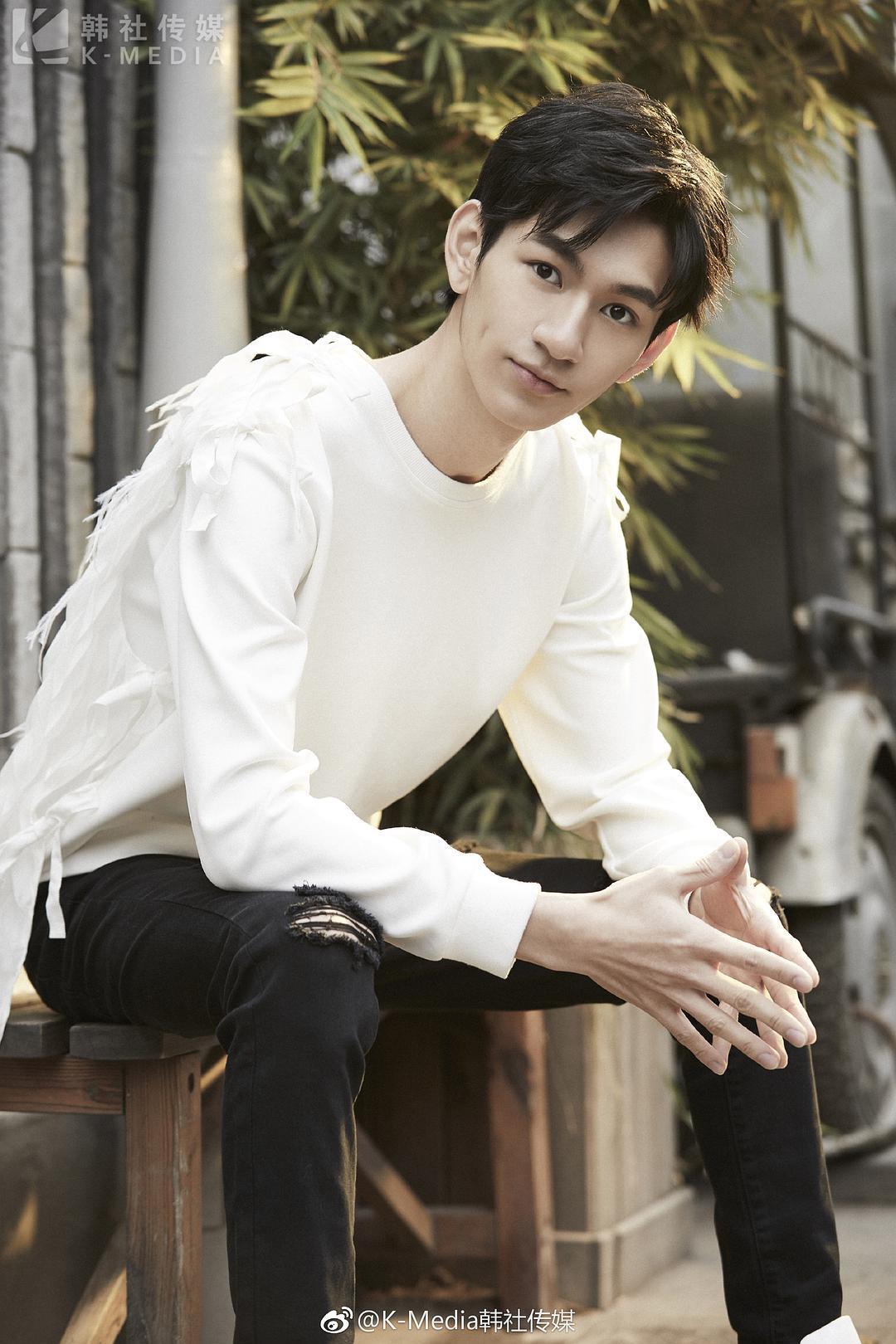 蒋梓乐个人资料写真作品