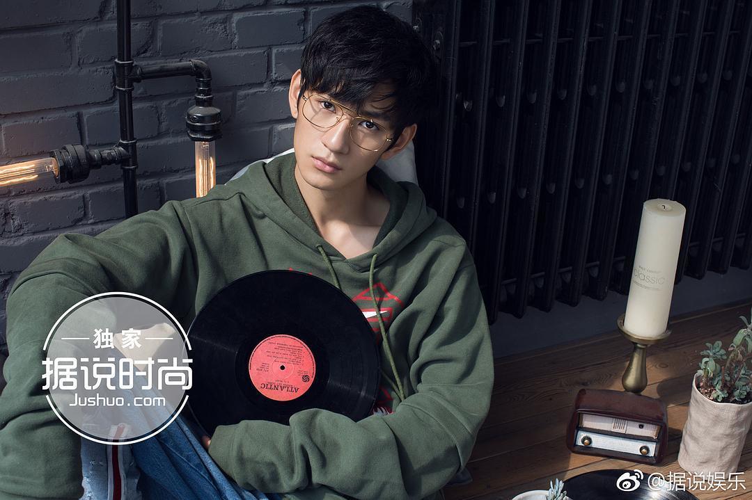 蒋梓乐个人资料写真作品