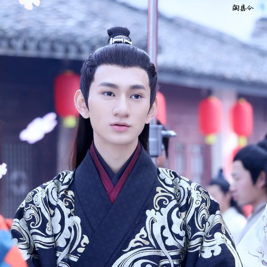 蒋梓乐个人资料写真作品