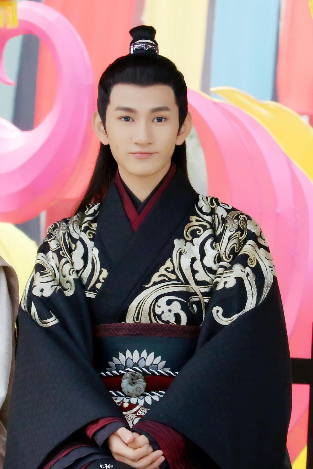 蒋梓乐个人资料写真作品