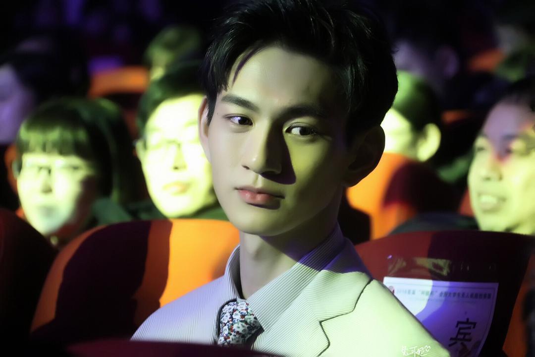 蒋梓乐个人资料写真作品