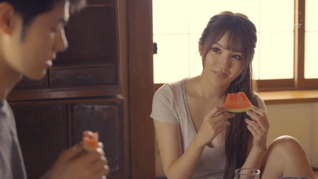 天海翼个人资料写真作品