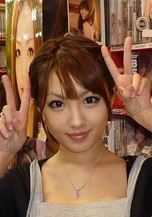 天海翼个人资料写真作品