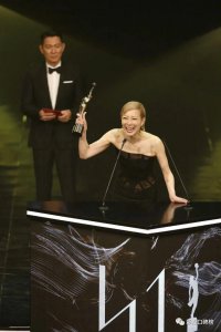 ​郑秀文 50 岁拿金像奖，杨紫琼 60 岁拿奥斯卡，大龄女演员正崛起