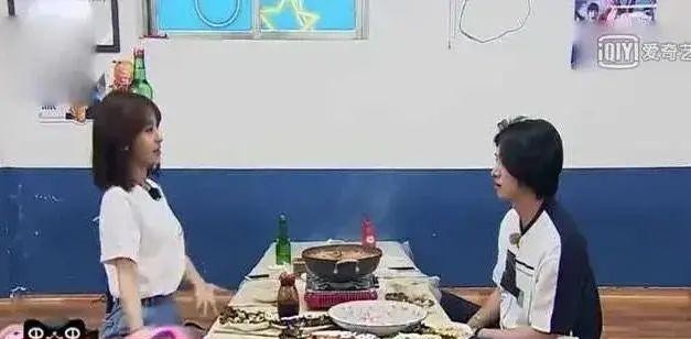 金希澈李菲儿恋爱综艺(金希澈MOMO官宣分手)