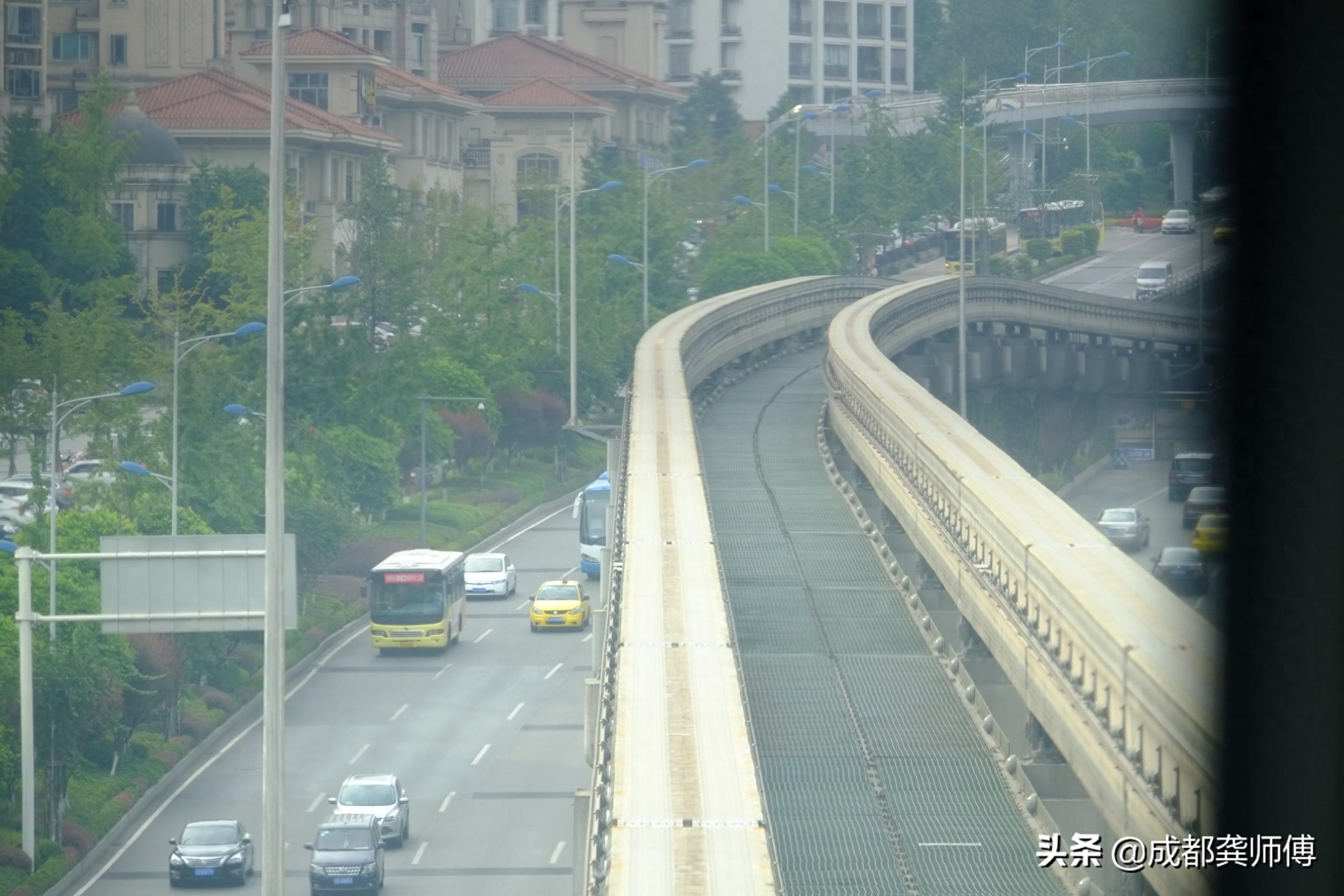 从重庆江北机场坐轻轨到重庆火车北站