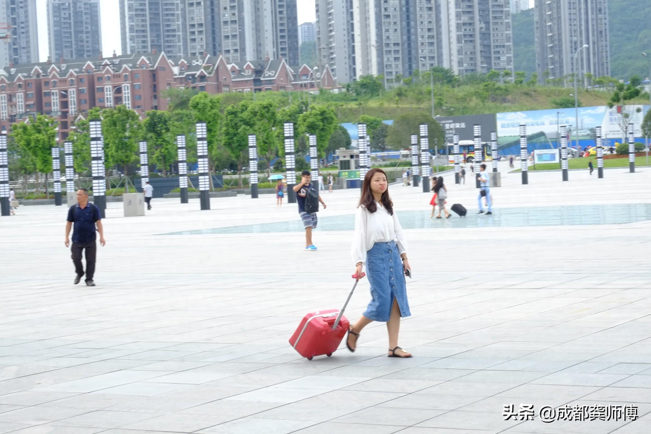 从重庆江北机场坐轻轨到重庆火车北站