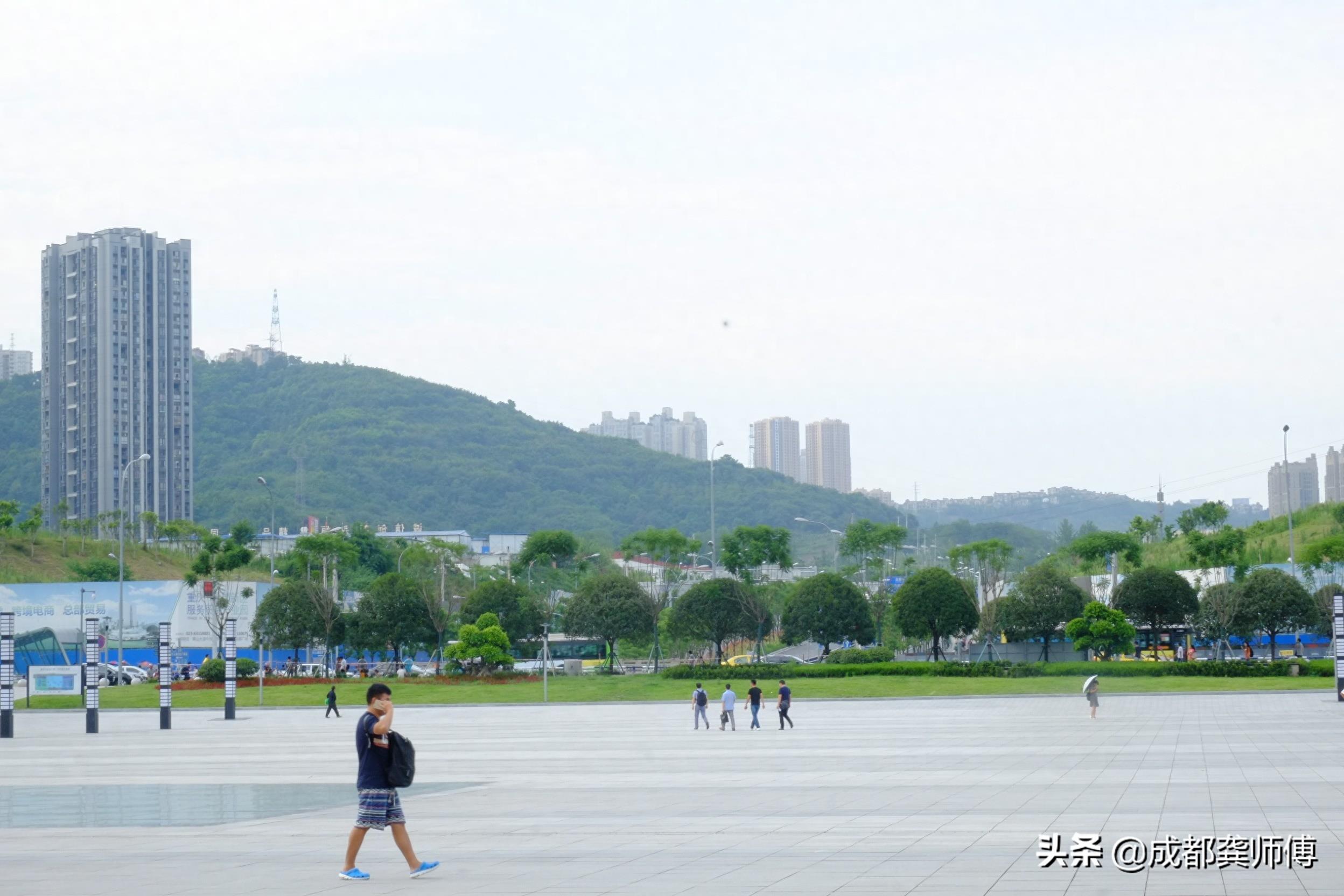 从重庆江北机场坐轻轨到重庆火车北站