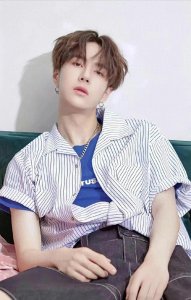 ​UNIQ解散引热议，王一博：我独自美丽也挺好？