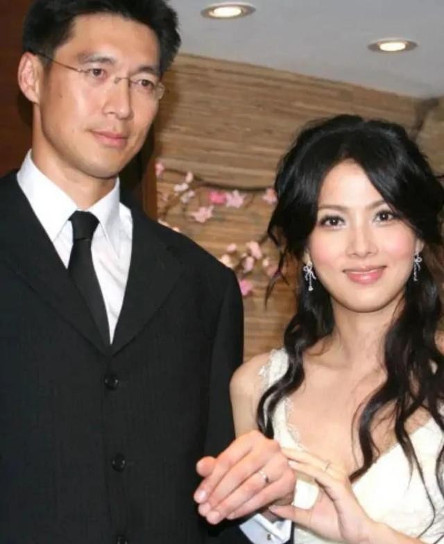 钱韦杉老公是谁（钱韦杉火时选择婚姻淡出演艺界）