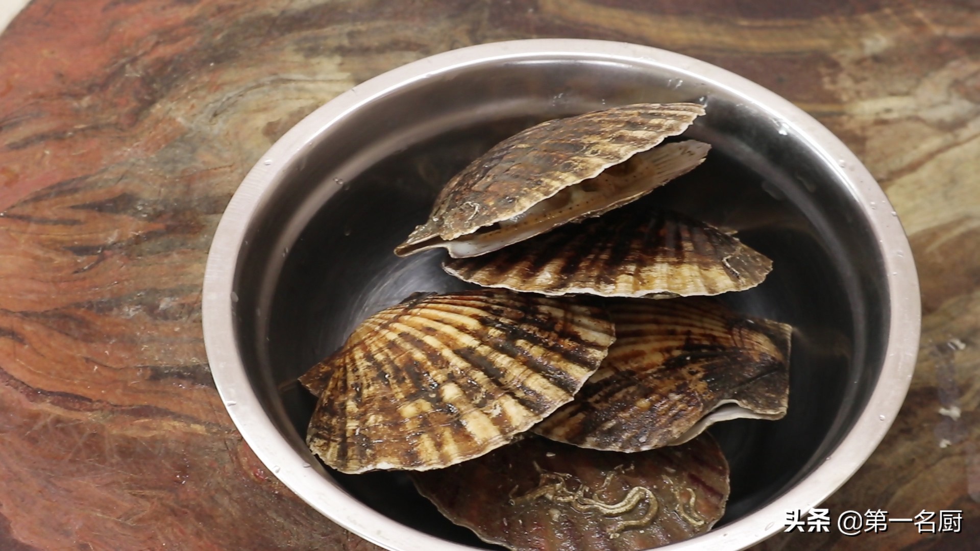 最简单的清蒸扇贝(简单又好吃的家庭版清蒸扇贝做法)