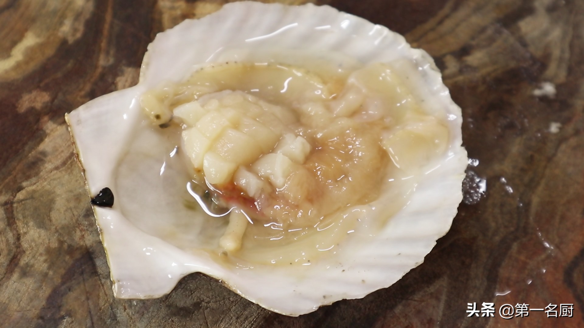 最简单的清蒸扇贝(简单又好吃的家庭版清蒸扇贝做法)