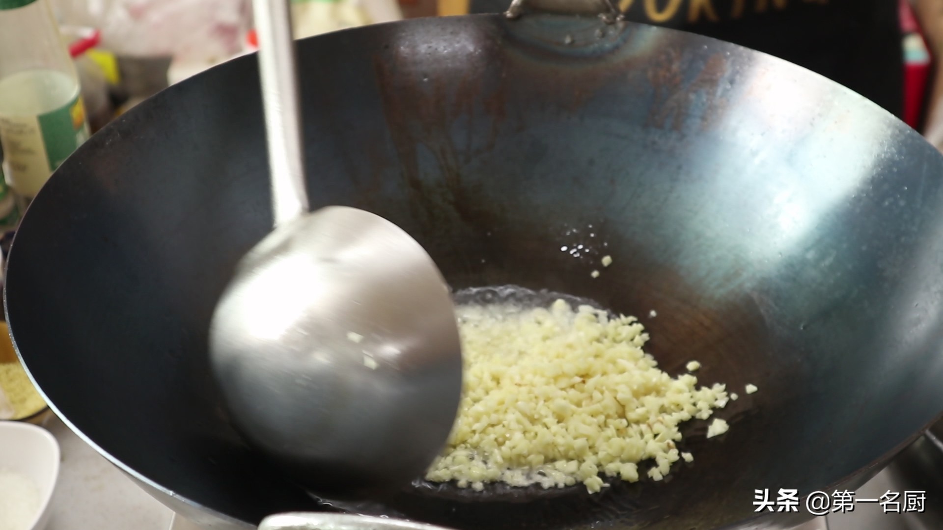 最简单的清蒸扇贝(简单又好吃的家庭版清蒸扇贝做法)