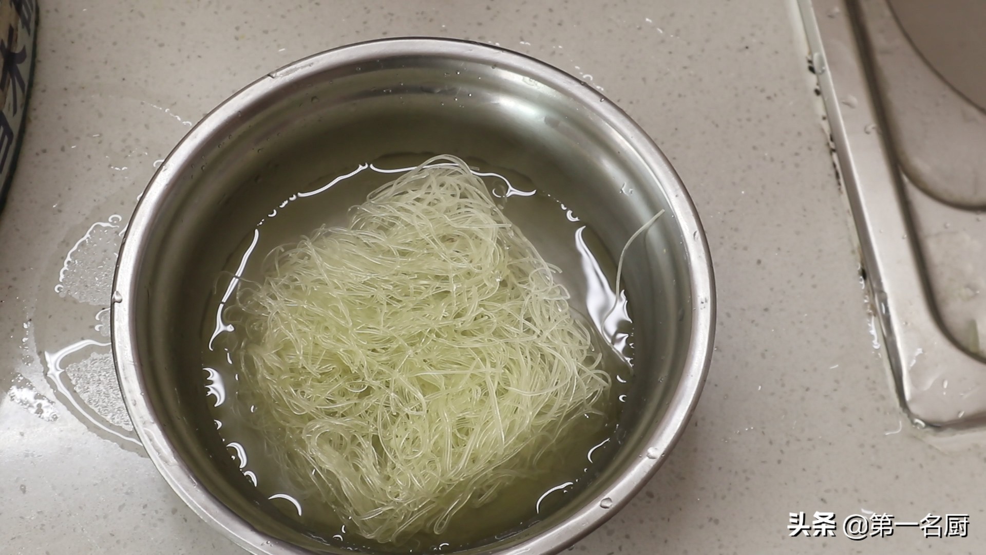 最简单的清蒸扇贝(简单又好吃的家庭版清蒸扇贝做法)