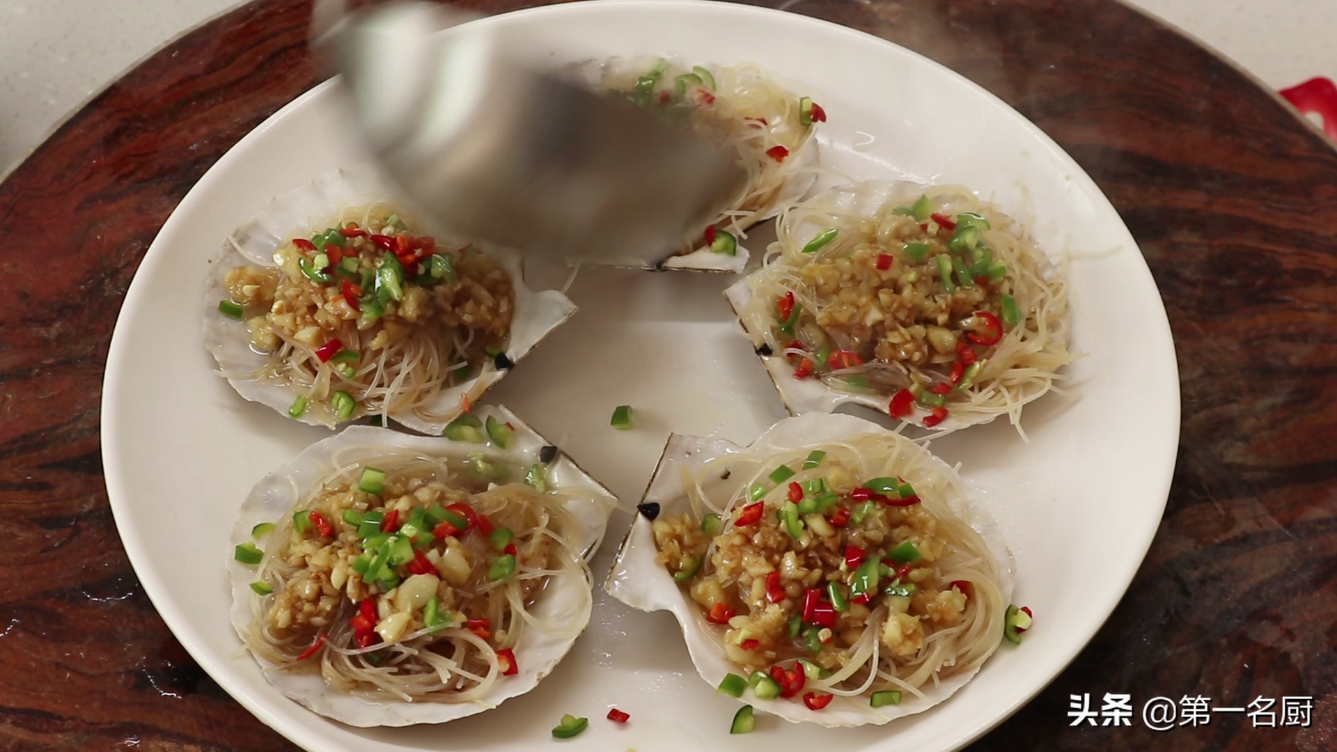 最简单的清蒸扇贝(简单又好吃的家庭版清蒸扇贝做法)