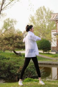 ​前中国排副攻薛明退役多年，坚持运动，保持女神容貌和曼妙身材