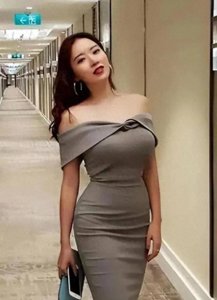 ​刘强东风波引热议，蒋娉婷火辣身材成焦点，网友惊呼女神降临！