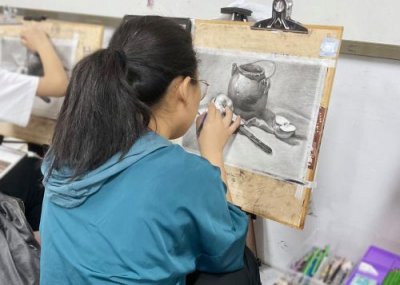 ​武汉高考美术集训班(武汉高考美术集训画室费用大约多少钱)
