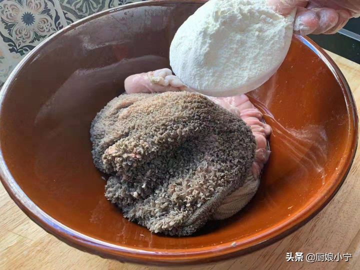 牛毛肚怎么洗才干净（毛肚的清洗方法及麻酱小料的配方）