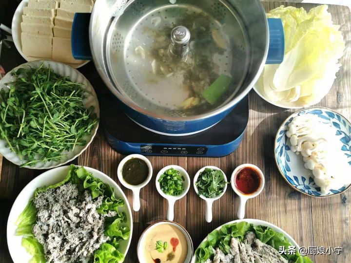 牛毛肚怎么洗才干净（毛肚的清洗方法及麻酱小料的配方）