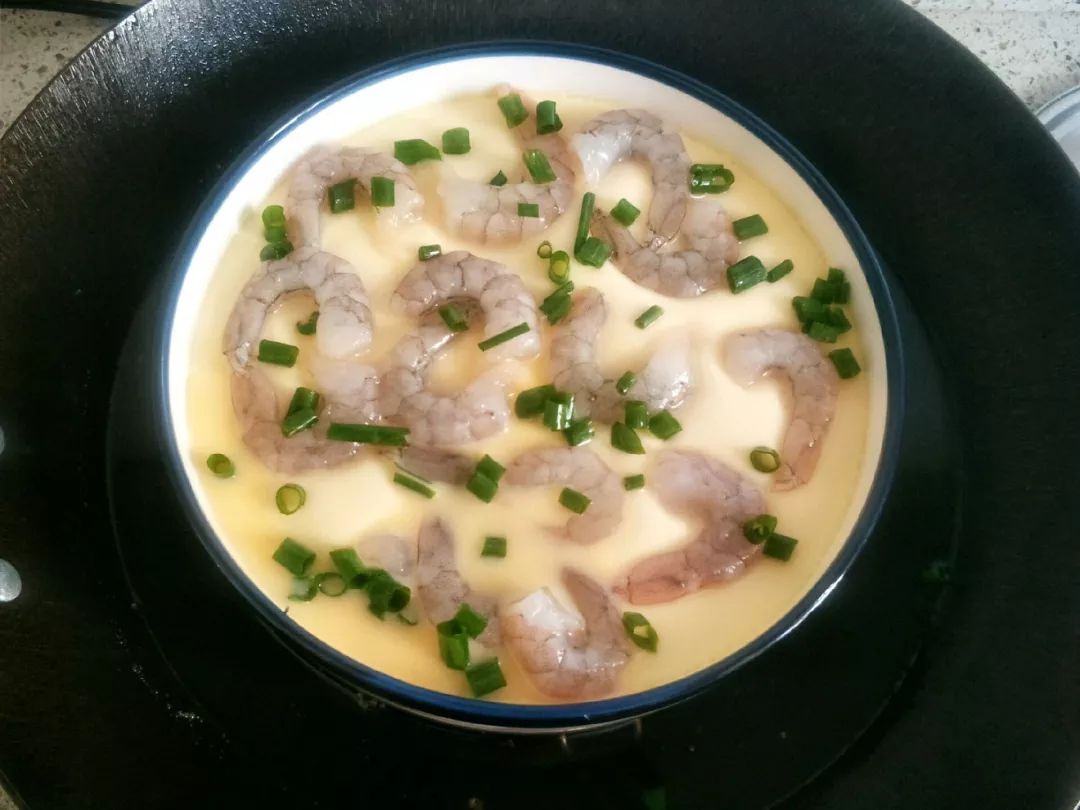 蒸蛋怎么蒸好吃又嫩（3步蒸出完美的鸡蛋羹）