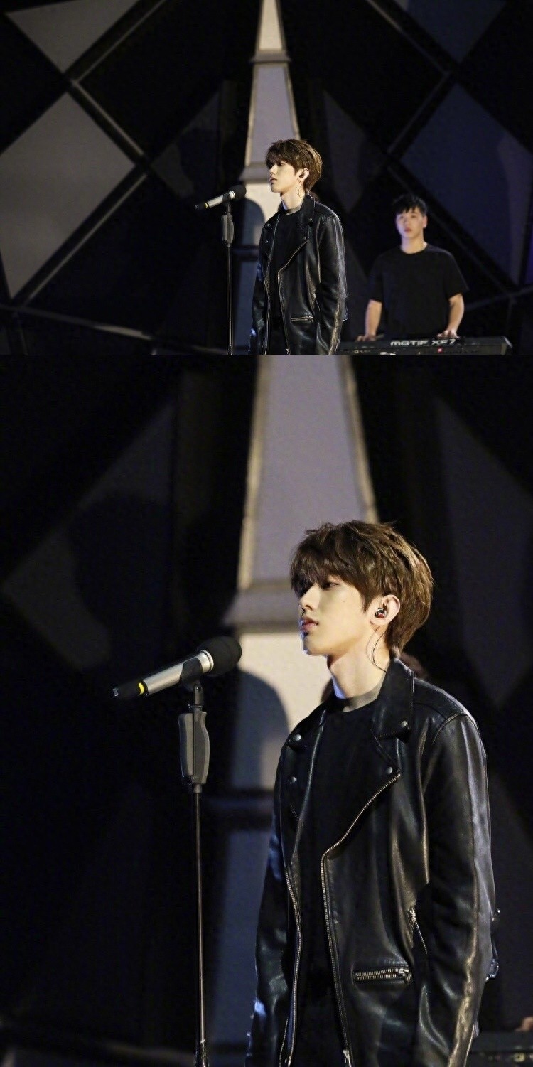 蔡徐坤亮相最新一期快乐大本营