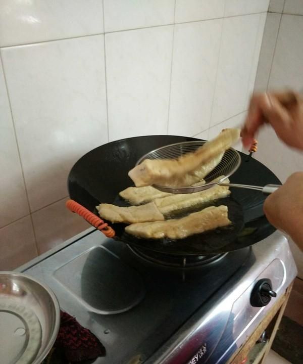 成品鱼饼怎么做好吃，鱼饼怎么做？图4
