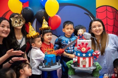 ​何洁为儿子办五岁生日派对 七宝与小朋友疯玩笑开怀