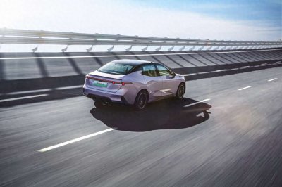 领克07 EM-P高环实测:速度与效能的完美平衡