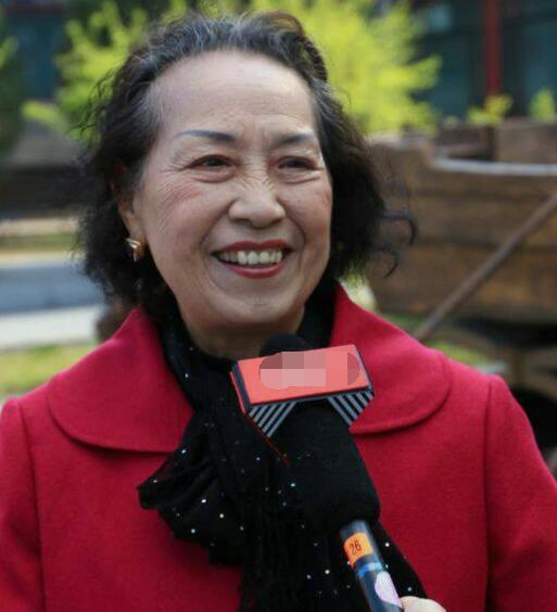 让我们荡起双桨原唱是谁唱的