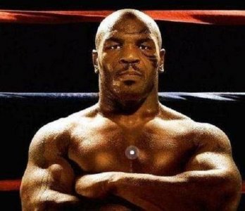 ​拳王泰森一拳有多重？右拳800公斤，对手的脸都被打变形了