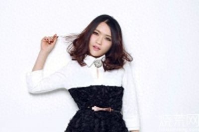 ​抖音也许我错过幸福的时分这座城多了个伤心的人是什么歌《再见只是陌生人》歌