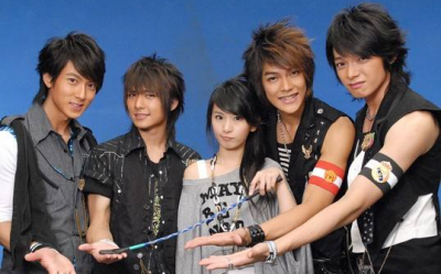 ​微笑再美再甜是什么歌