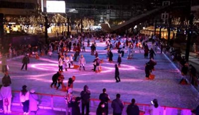 ​上海这个新开滑冰场整点会“下雪”？滑冰菜鸟感觉很好玩，专业人士却有自己看