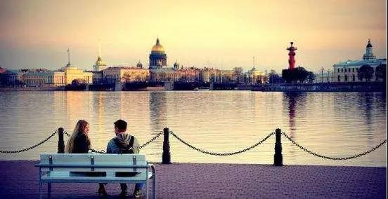 如何哄一个隔着屏幕生气的男生，隔着屏幕哄直男的方法