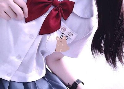 ​男朋友拥抱时（男朋友拥抱时很尴尬是为什么）