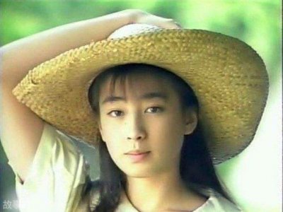 ​宫泽理惠是谁 17岁拍摄的写真集爆红全亚洲