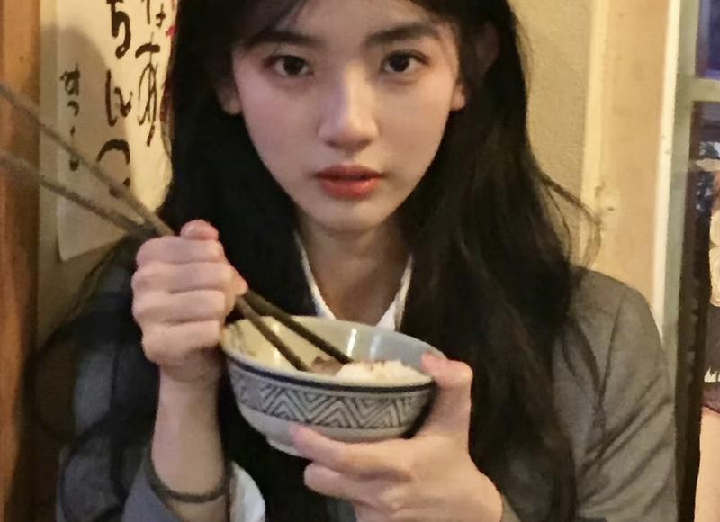 见到喜欢的人三种感觉，把喜欢的人追到手是一种什么感觉