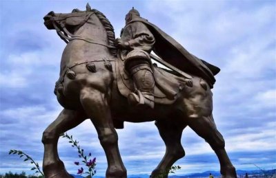 ​中国近代大汉奸汪精卫：墓地被150公斤炸药炸开，发现一首绝命诗